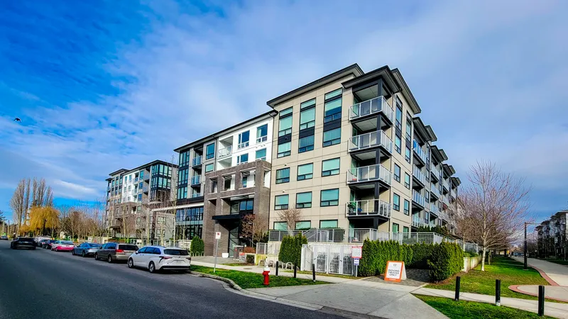 308 9233 ODLIN ROAD - photo 1 of 24