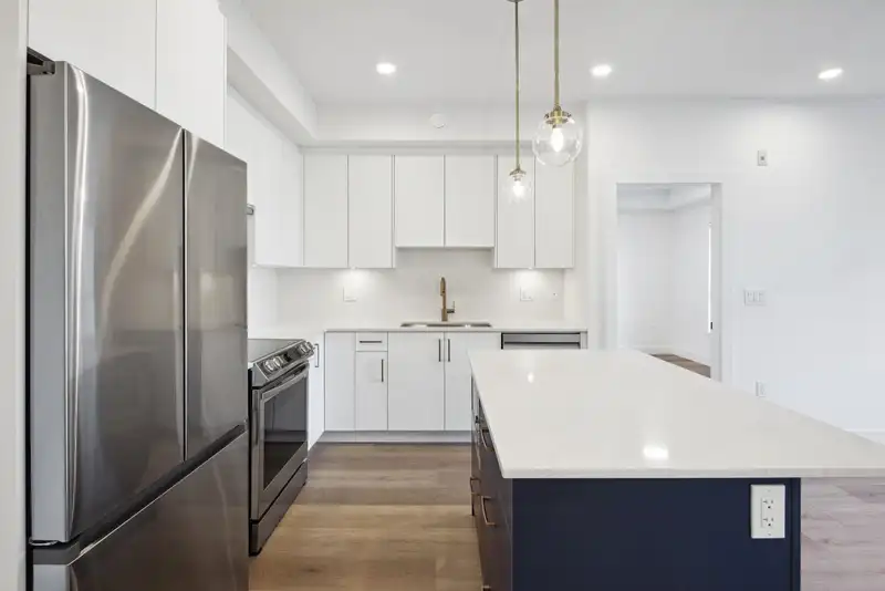 106 20282 72B AVENUE - photo 4 of 16
