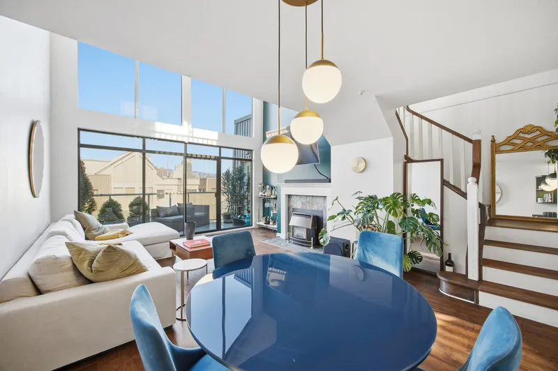 406 48 RICHMOND STREET - photo 2 of 25