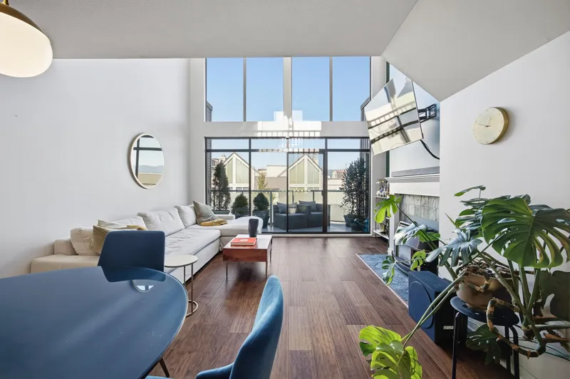 406 48 RICHMOND STREET - photo 3 of 25