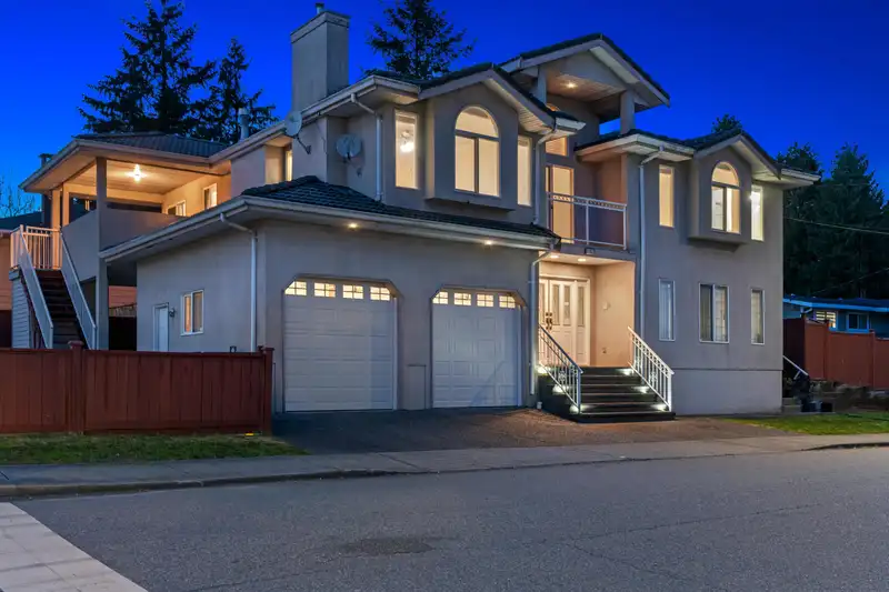 7707 12TH AVENUE - photo 2 of 39