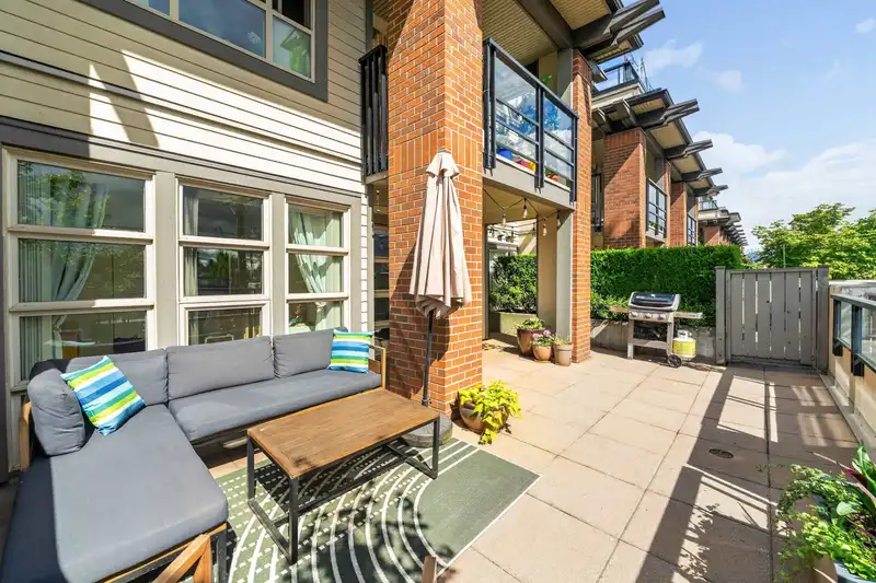 222 4550 FRASER STREET - photo 1 of 36