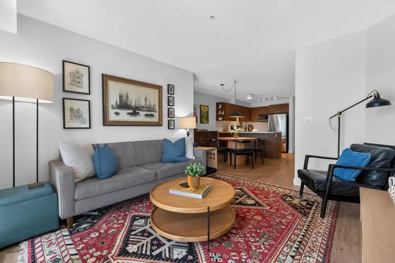 222 4550 FRASER STREET - photo 4 of 36