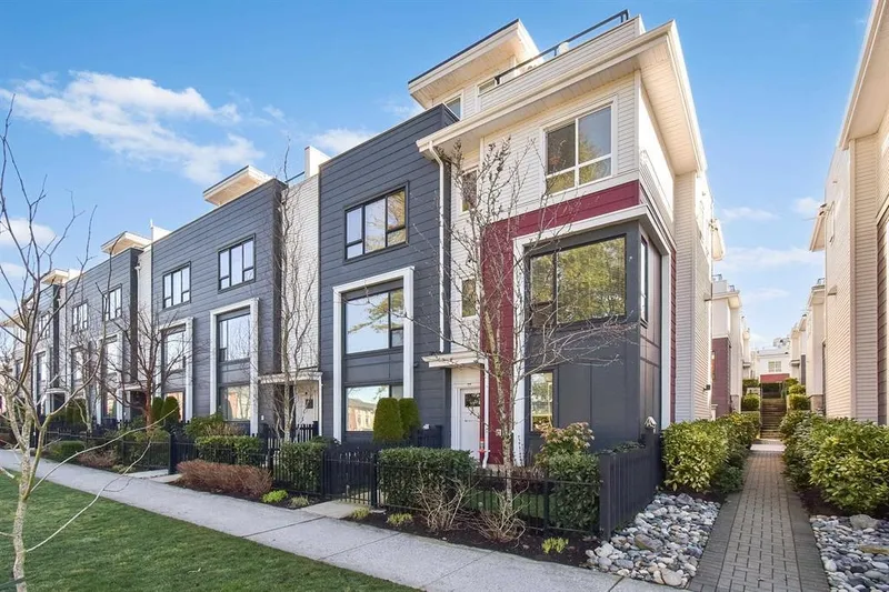 163 2280 163 STREET - photo 1 of 25