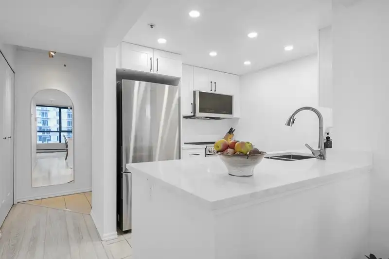 1003 838 AGNES STREET - photo 1 of 21