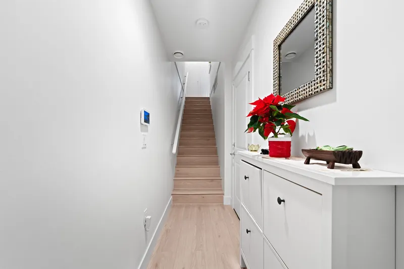 47 8570 204 STREET - photo 3 of 25