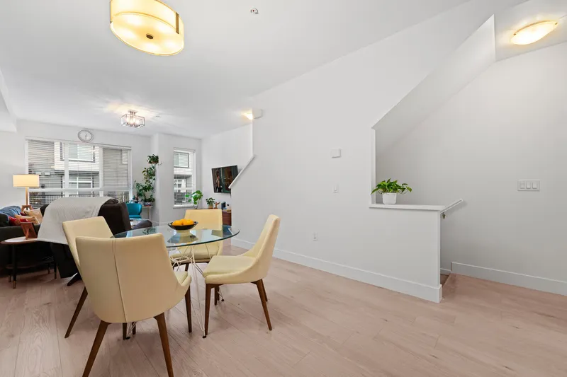 47 8570 204 STREET - photo 4 of 25