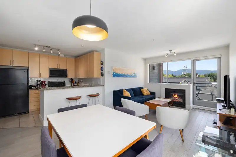 301 2630 ARBUTUS STREET - photo 1 of 23