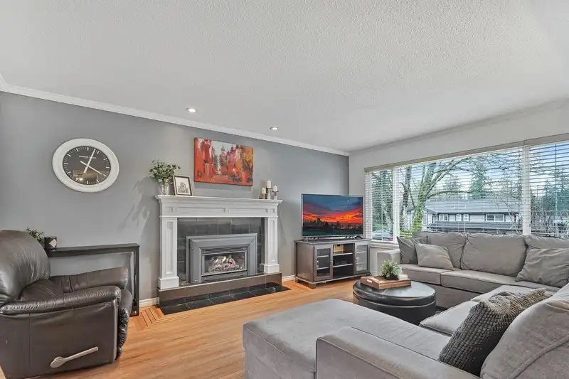 779 ADIRON AVENUE - photo 3 of 34