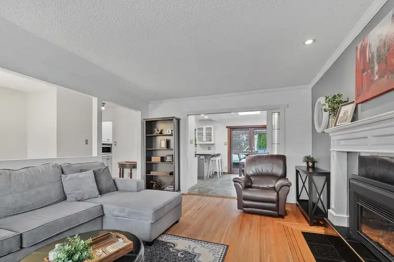 779 ADIRON AVENUE - photo 4 of 34