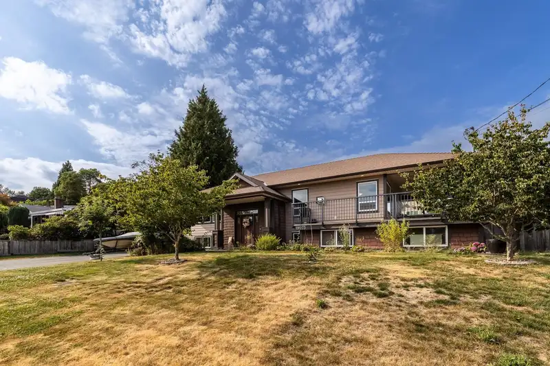 19075 60B AVENUE - photo 1 of 40