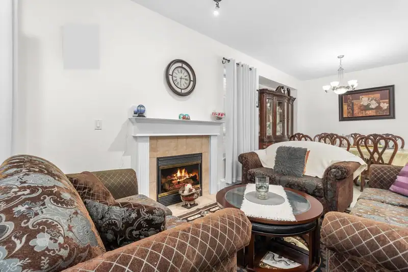 12625 HAMPTON COURT - photo 4 of 30