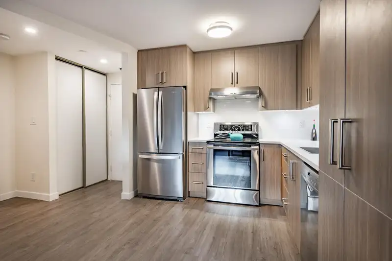 101 1209 HOWIE AVENUE - photo 2 of 21