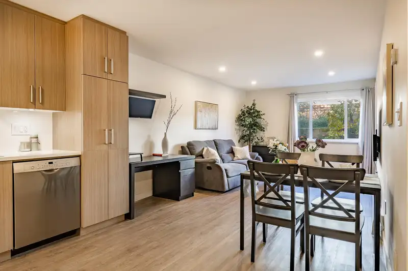 101 1209 HOWIE AVENUE - photo 4 of 21