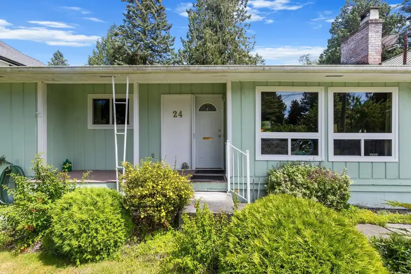 24 66A STREET - photo 2 of 15