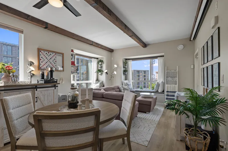 405 9350 UNIVERSITY HIGH STREET - photo 3 of 25