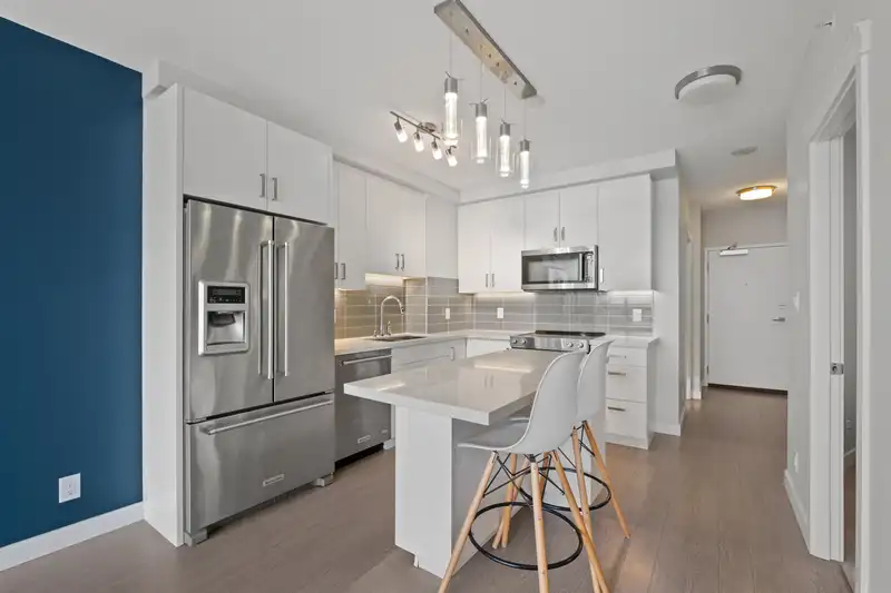 1703 11967 80 AVENUE - photo 2 of 26