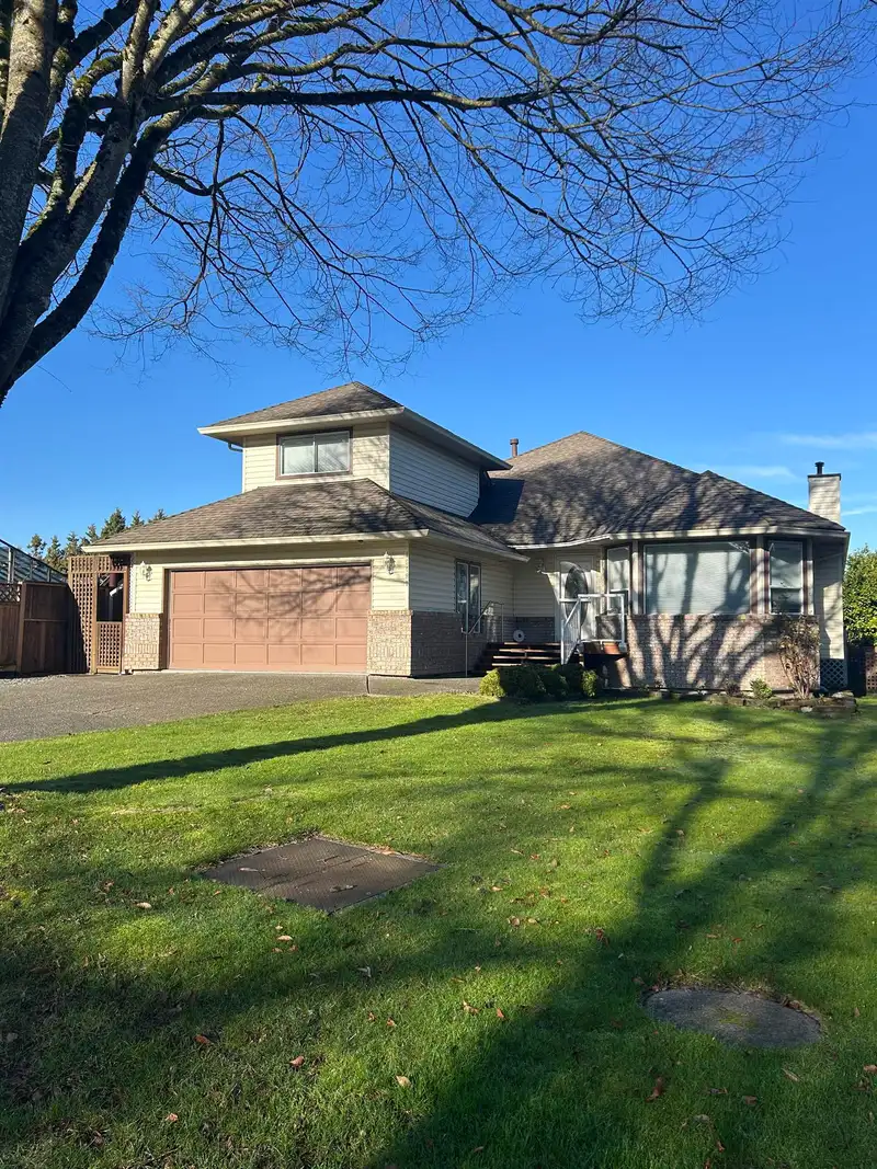 16481 86 AVENUE - photo 2 of 40