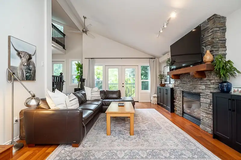 2724 ST. MORITZ WAY - photo 3 of 38
