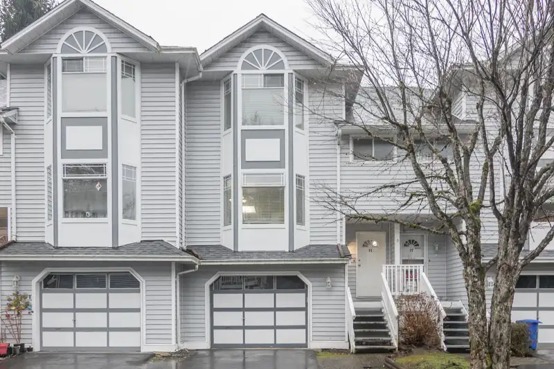 11 15550 89 AVENUE - photo 2 of 27