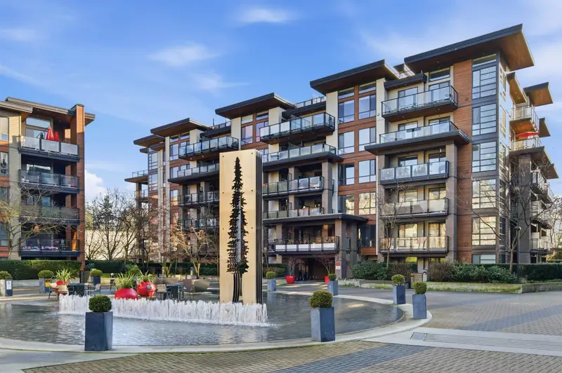 605 719 W 3RD STREET - photo 1 of 25