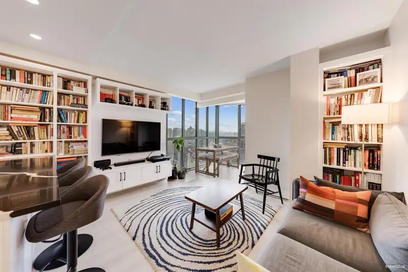 2704 1188 HOWE STREET - photo 1 of 38