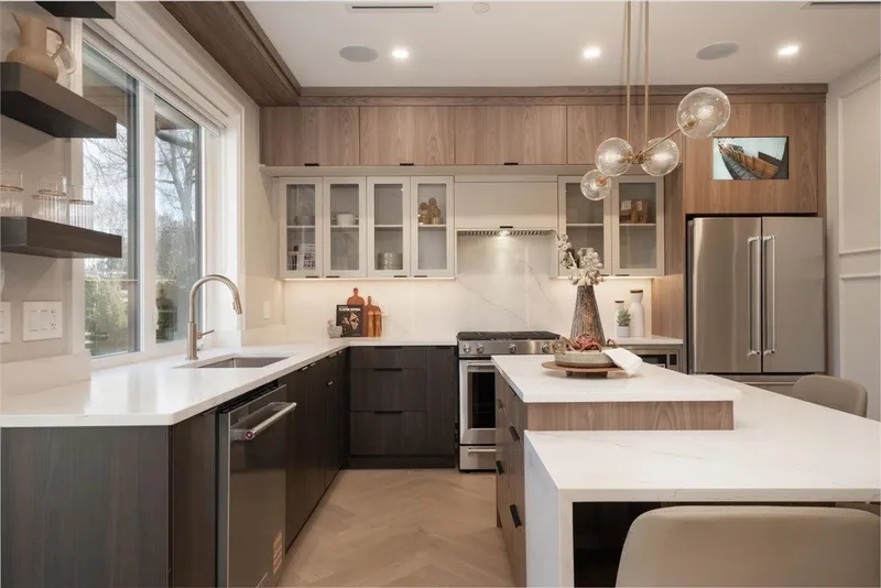 1 6061 SHERBROOKE STREET - photo 1 of 25