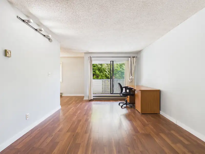 202 8700 ACKROYD ROAD - photo 4 of 19