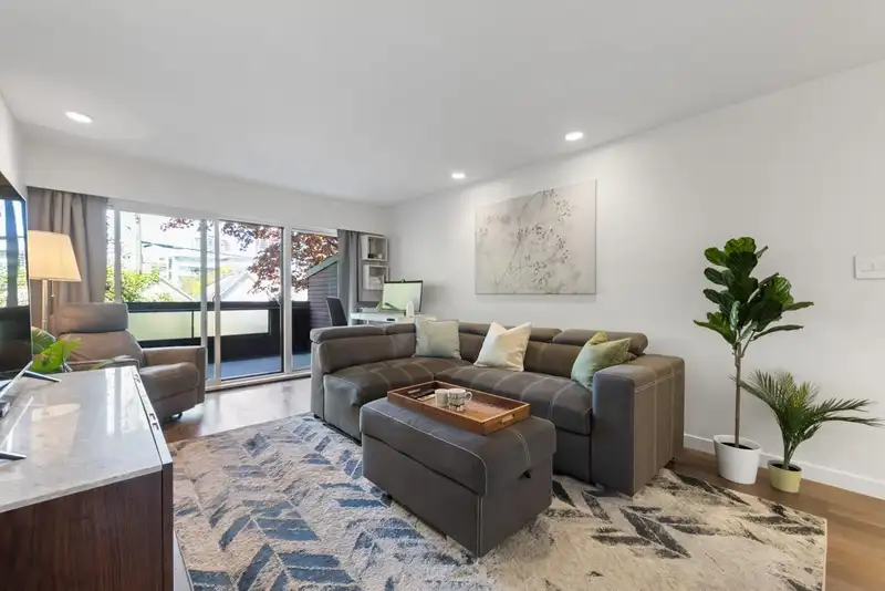 205 1827 W 3RD AVENUE - photo 2 of 14
