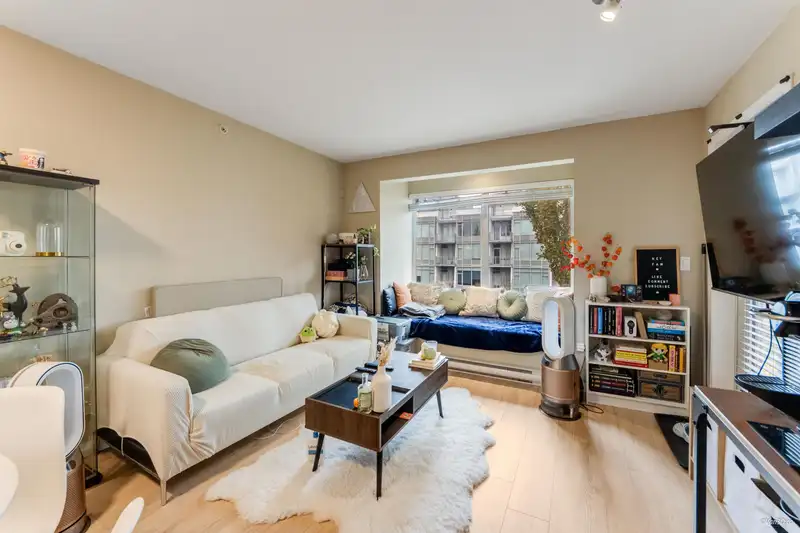 307 5000 IMPERIAL STREET - photo 1 of 19