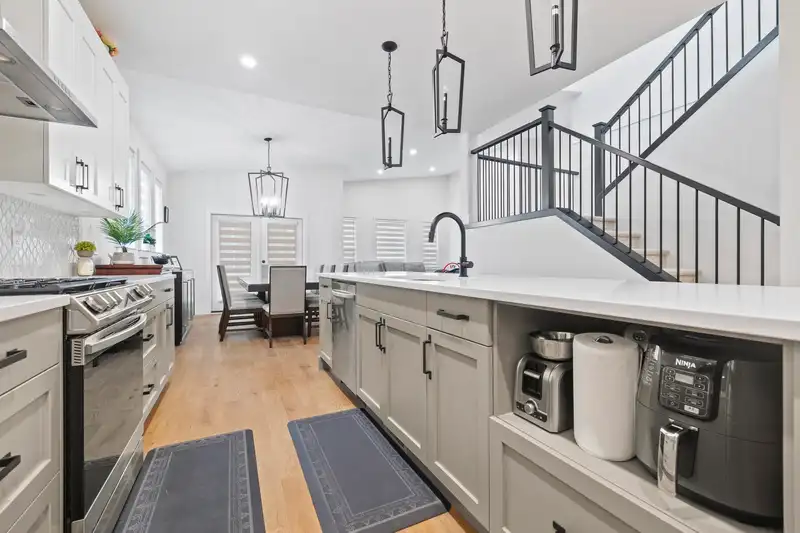 50986 SOPHIE CRESCENT - photo 4 of 33