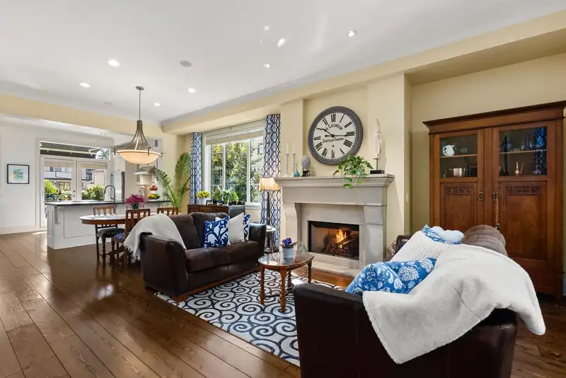212 2580 LANGDON STREET - photo 4 of 26