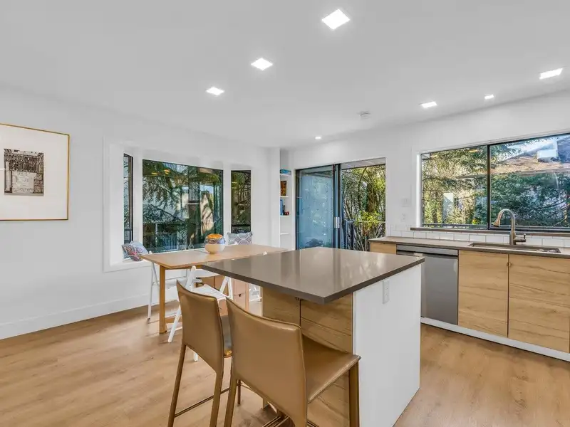 155 W 20TH STREET - photo 4 of 25