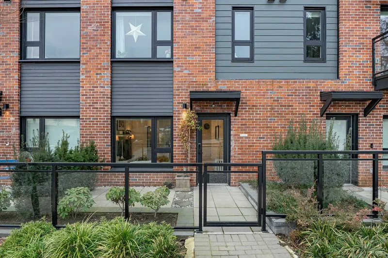 162 565 E 2ND STREET - photo 4 of 24