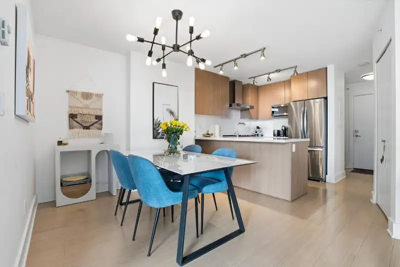3006 4189 HALIFAX STREET - photo 3 of 22
