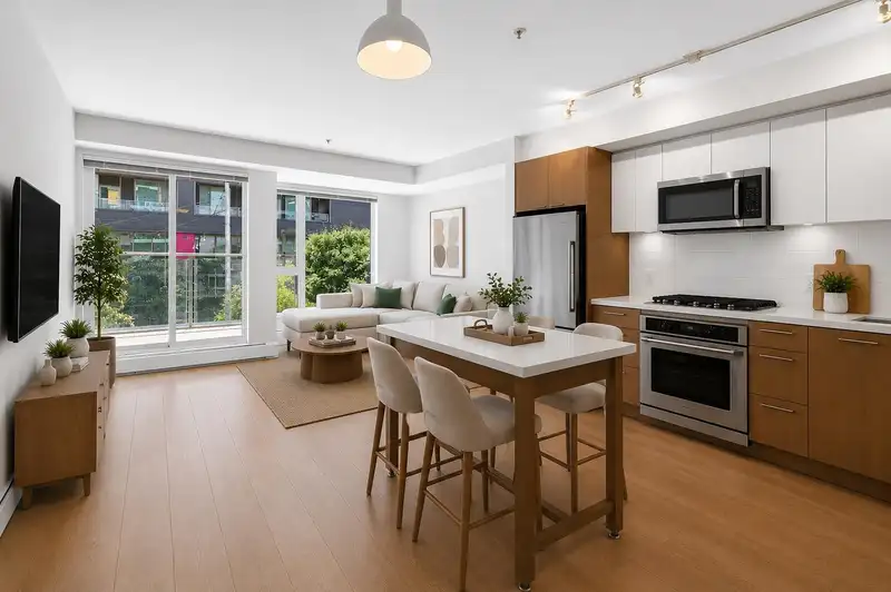 304 384 E 1ST AVENUE - photo 1 of 35