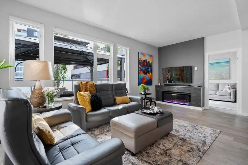 212 123 W 1ST STREET - photo 4 of 40