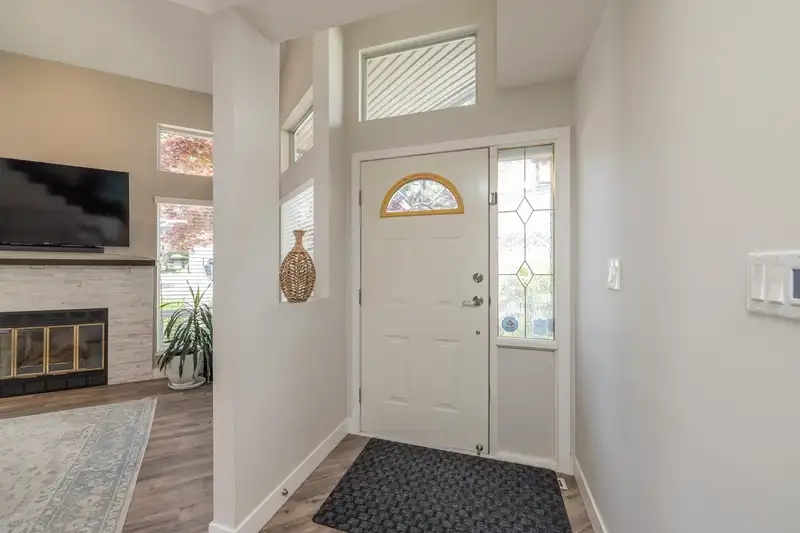 863 ROCHE POINT DRIVE - photo 3 of 40