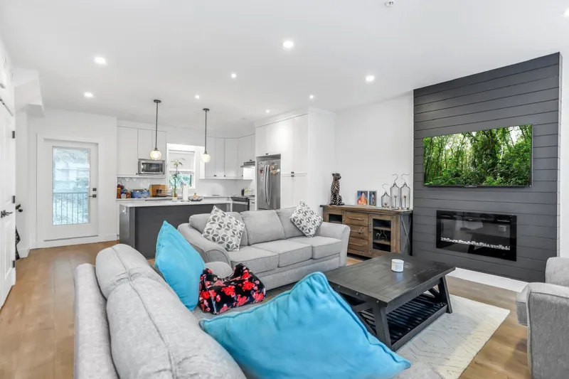 2 32970 TUNBRIDGE AVENUE - photo 4 of 19