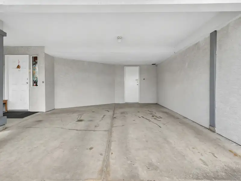 26 3111 BECKMAN PLACE - photo 3 of 23