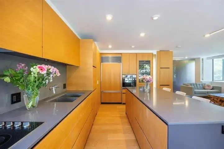203 2167 BELLEVUE AVENUE - photo 1 of 25