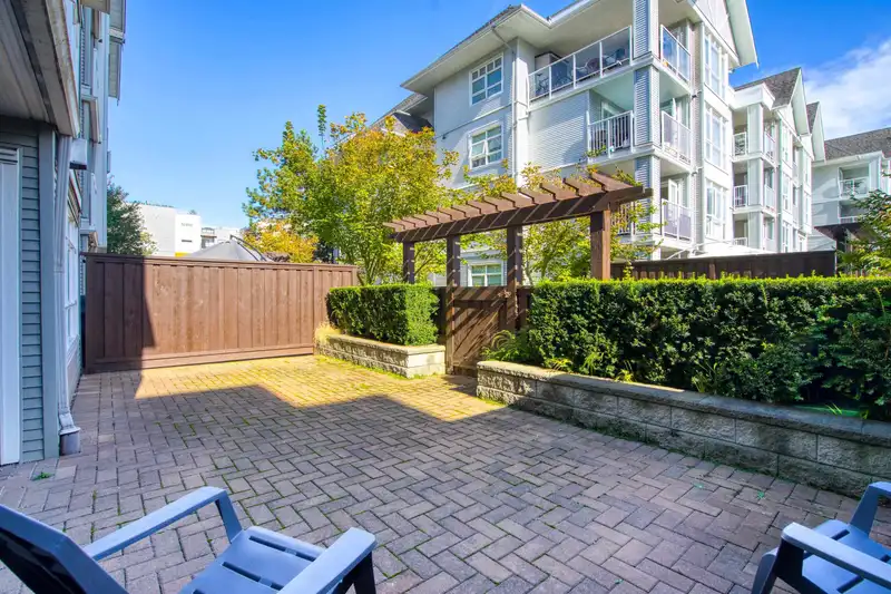 103 3136 ST JOHNS STREET - photo 1 of 35