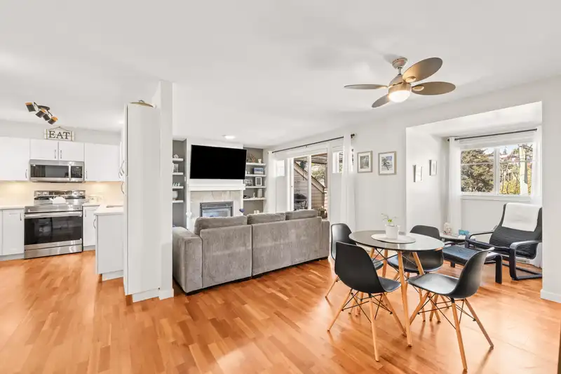 403 15621 MARINE DRIVE - photo 3 of 40
