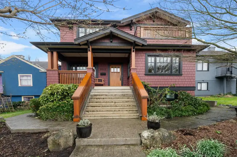 2912 YALE STREET - photo 1 of 40