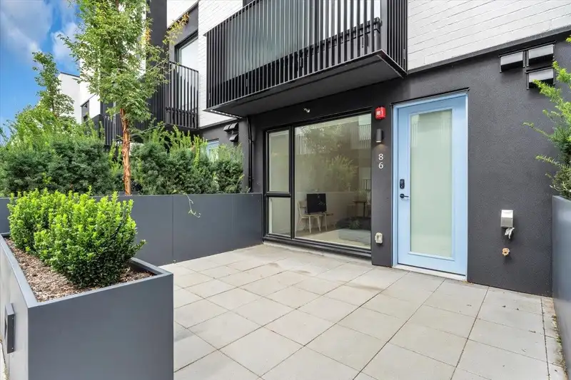 86 W KING EDWARD AVENUE - photo 1 of 22