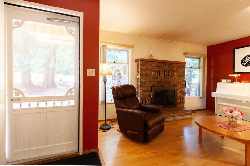 552 CLUB CRESCENT - photo 4 of 25