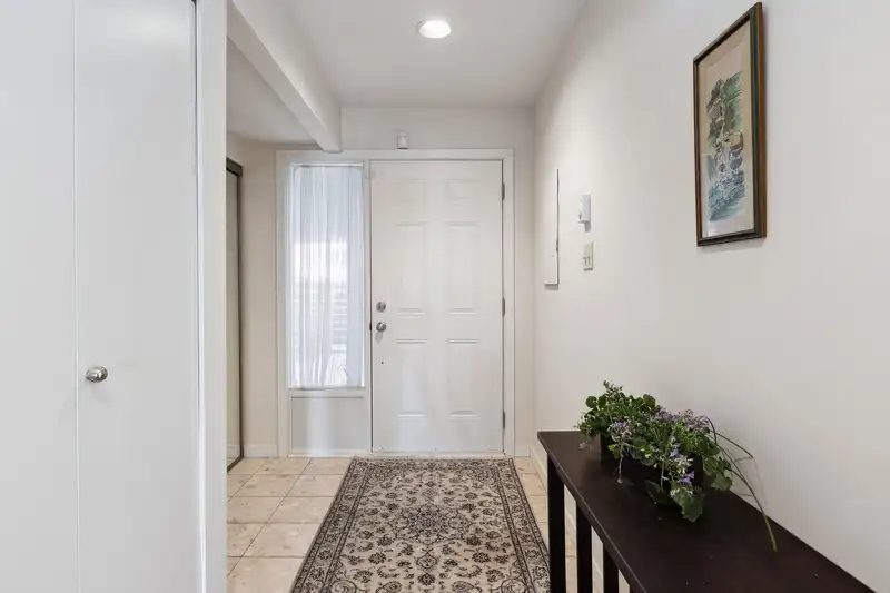 101 2412 HAYWOOD AVENUE - photo 3 of 30