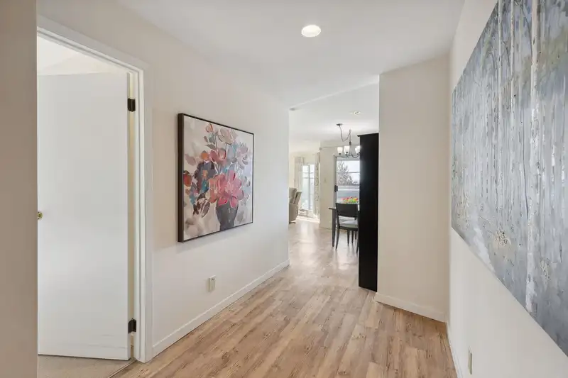 101 2412 HAYWOOD AVENUE - photo 4 of 30