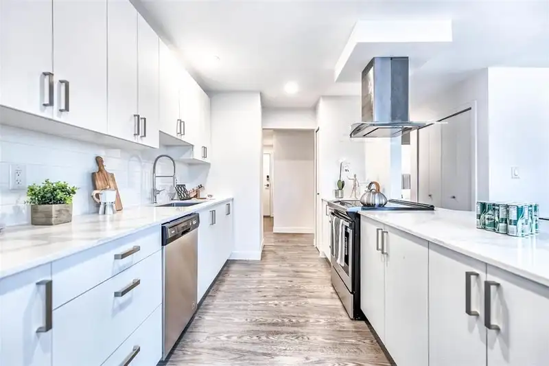 205 4625 GRANGE STREET - photo 2 of 39