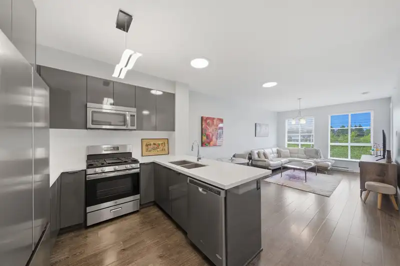 426 15168 33 AVENUE - photo 2 of 29